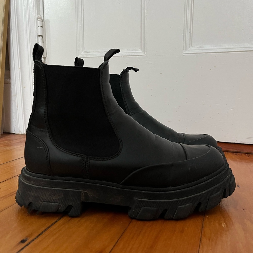 Ganni Low Chelsea Boots